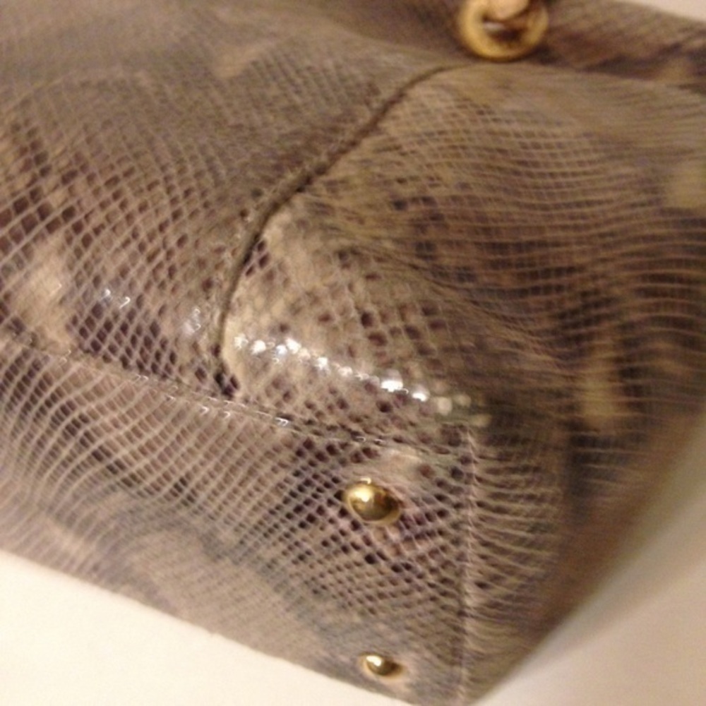 👛 MICHAEL KORS 👛 python snakeskin embossed tote - image 9